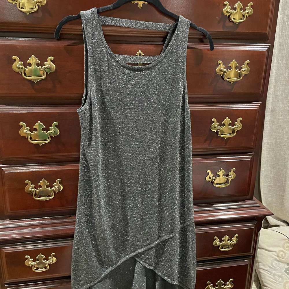 🔥2 for $12 or 3 for $18 Melissa Paige Metallic Gray Tunic